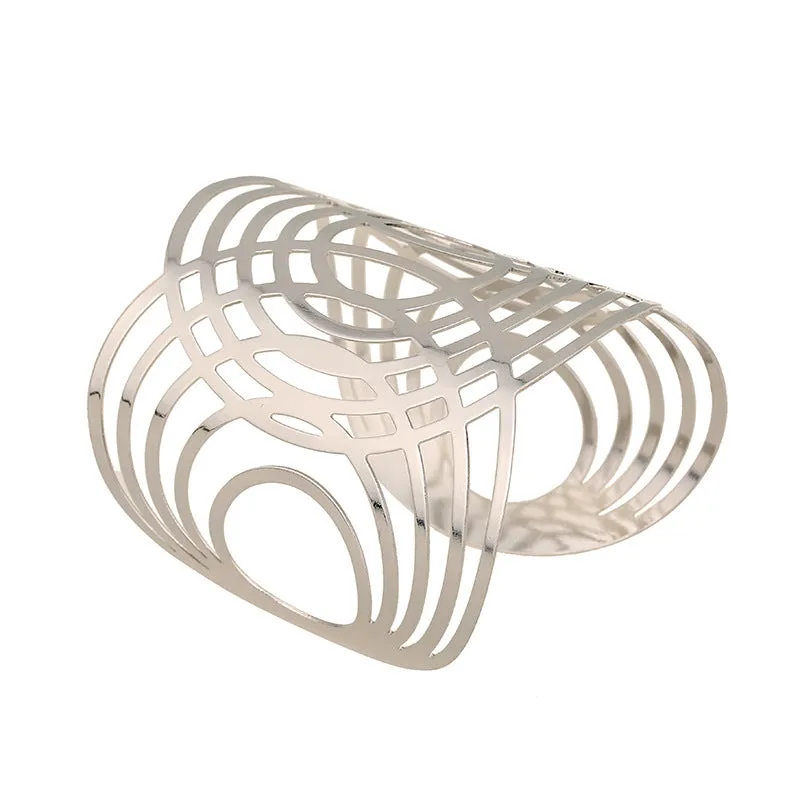 Chic Women's Metallic Bracelet with Intricate Detailing
