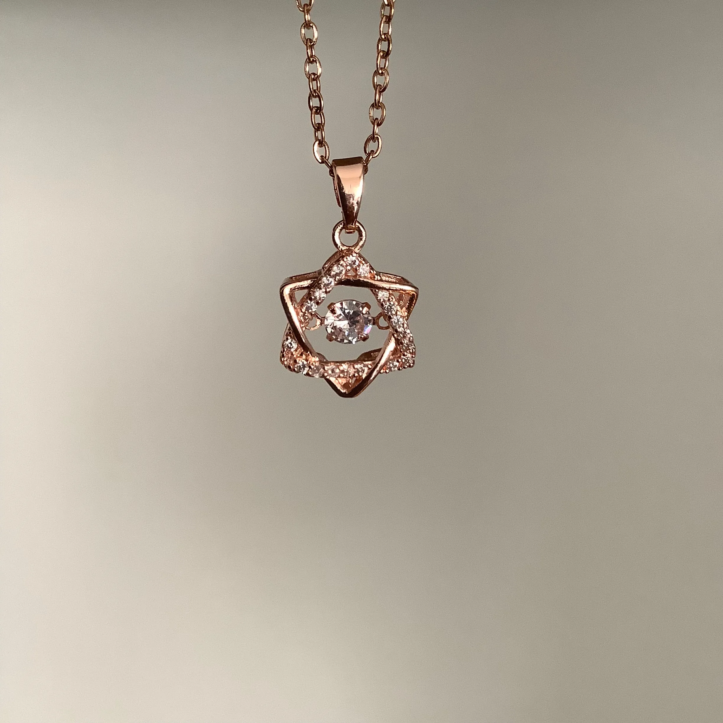 Salvanity K-POP Fashion Jewellery - Swivelling Diamond Star Necklace Rose Gold
